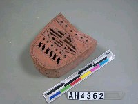 藏品(磚燒春字紋筷筒)的圖片